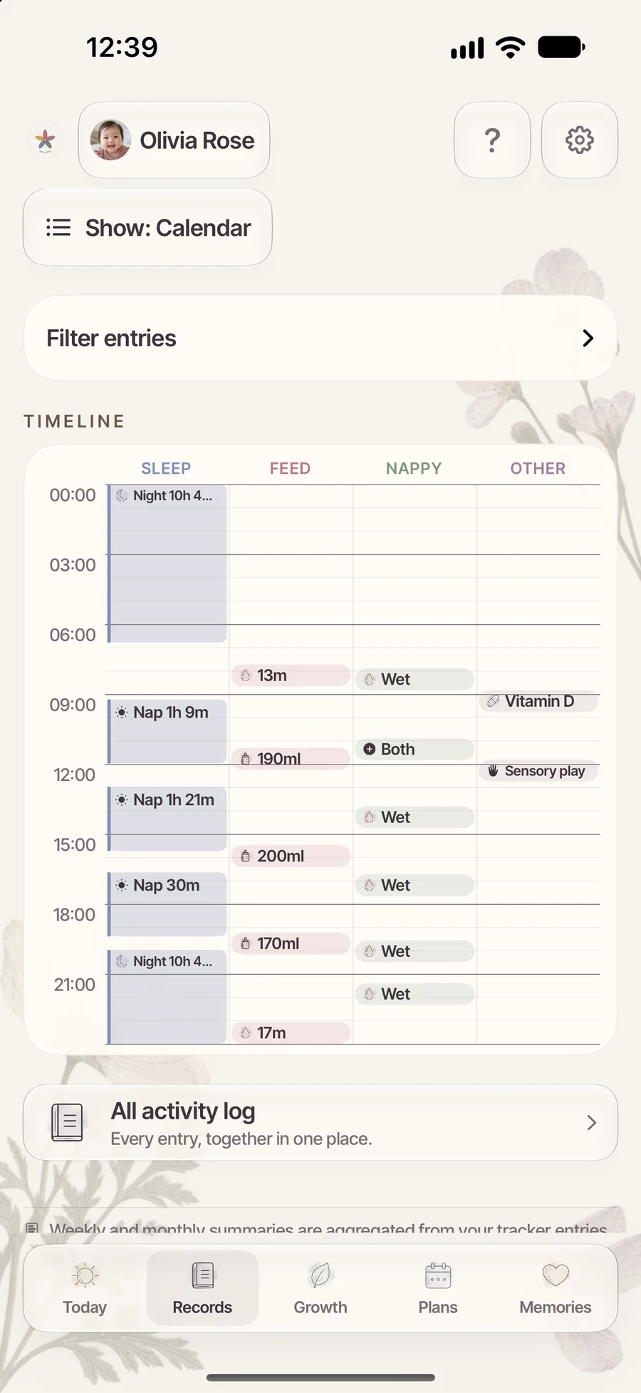 Blumzu Records as a daily calendar timeline, with sleeps, feeds and nappies laid out by hour.